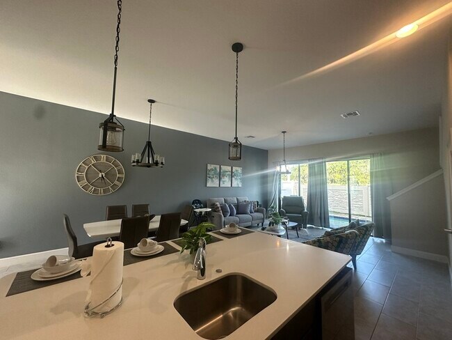 Building Photo - 240 Villa Domani Ct