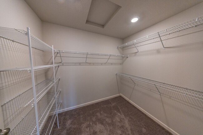 Building Photo - 2333 S Brookside Pl