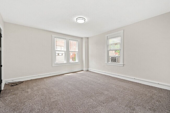 Building Photo - 644-650 Center Ave.