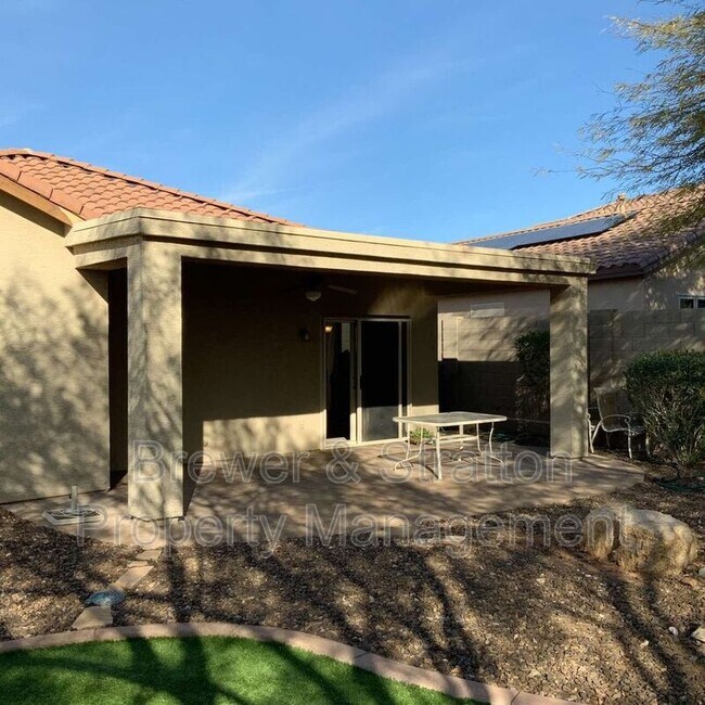 Building Photo - 40715 N Trailhead Way