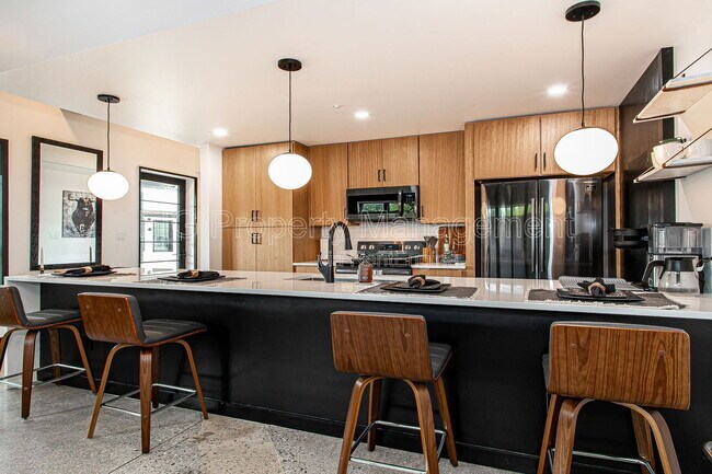 Building Photo - 3415 N Broadway