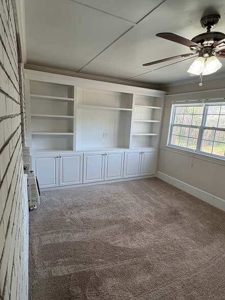 Building Photo - 169 Fleetwood Way