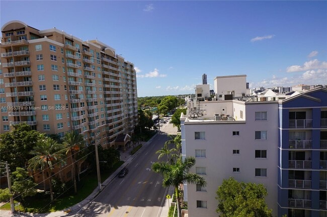 Building Photo - 2650 SW 37th Ave