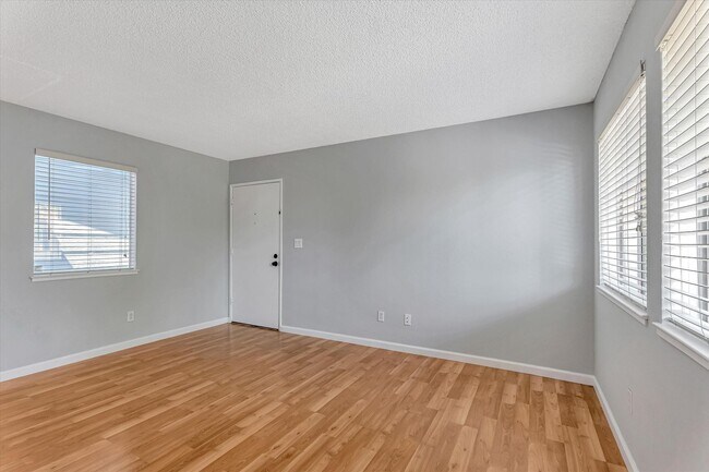 Building Photo - 3145 Shofner Pl