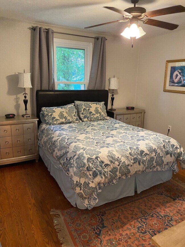 Building Photo - Furnished Home for Rent - Utilities included!