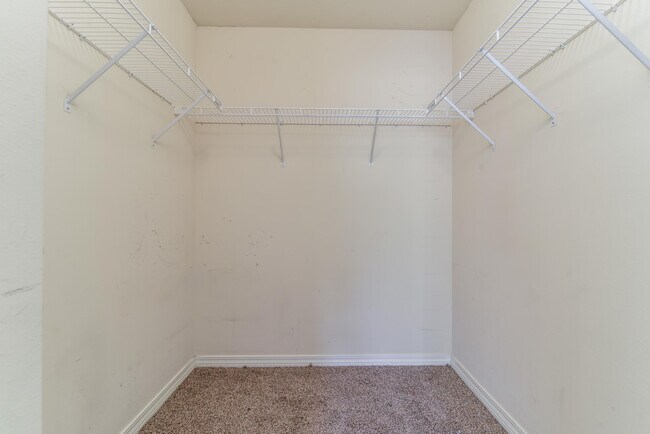 Building Photo - 124 Peoria Blvd