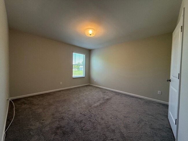 Building Photo - Updated 3 Bedroom Townhome with Harrisburg Schools