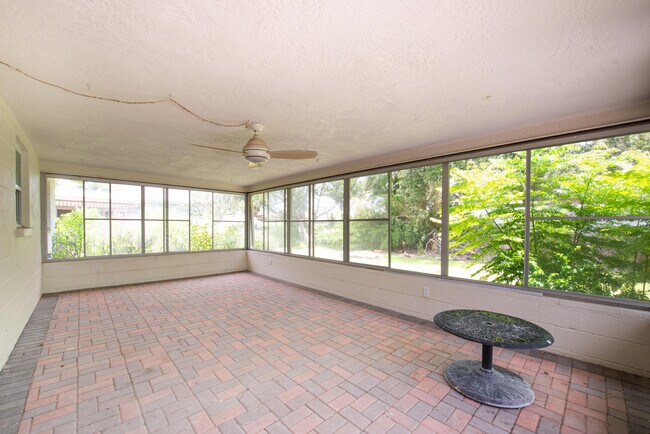 Building Photo - 6143 Tanglewood Dr NE