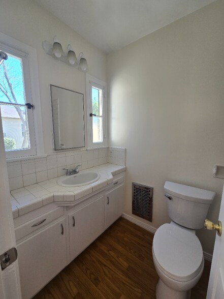 Building Photo - 13644 Leadwell St