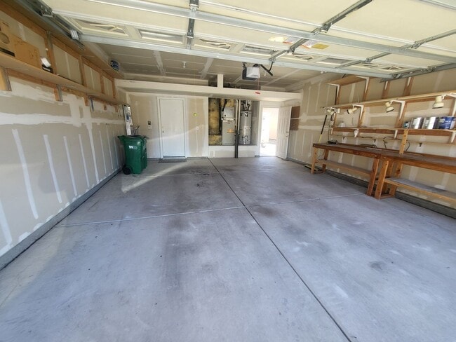 Building Photo - 1903 Teal Dr