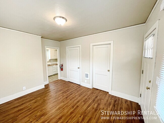Building Photo - 2024 Emerald St