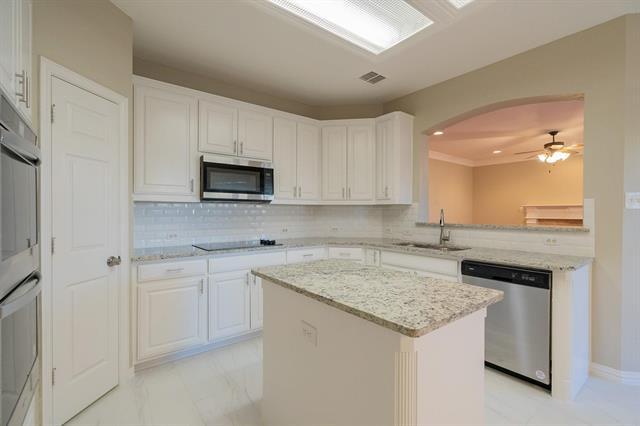Building Photo - 703 Villanova Ct