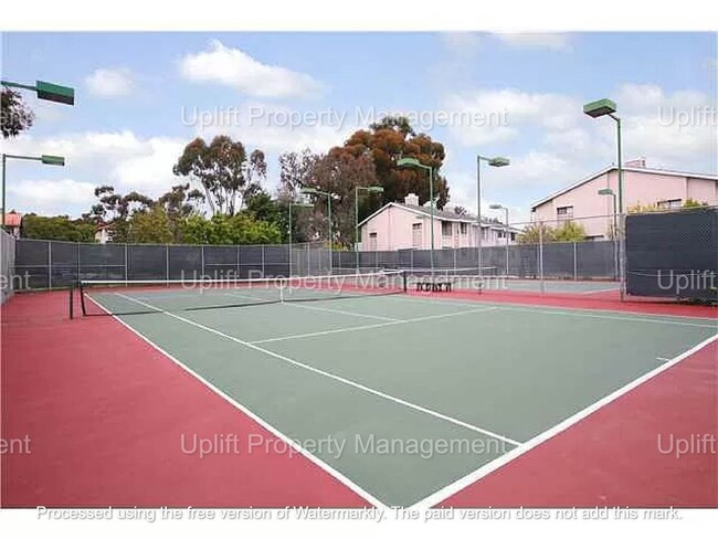 Building Photo - 1 Bed 1 Bath near UCSD, laundry in unit, P...