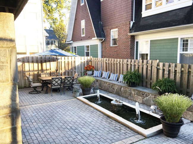 Building Photo - 6427 83rd Pl