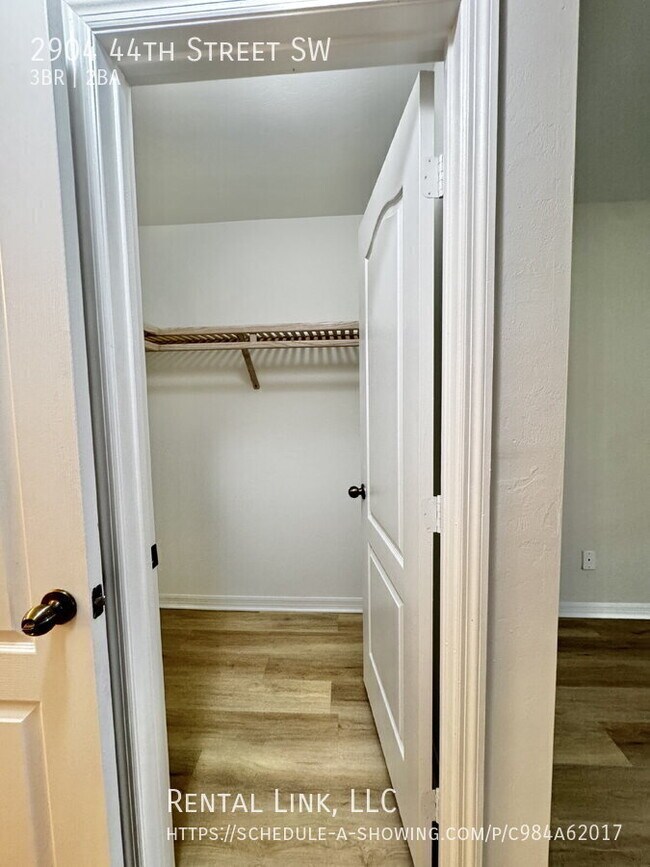 Building Photo - 2904 44th St SW