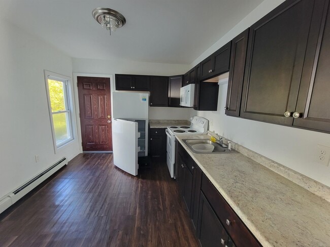 Building Photo - 96 Franklin St