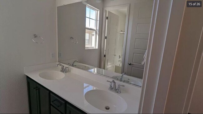 Building Photo - 2468 Lake Club Dr
