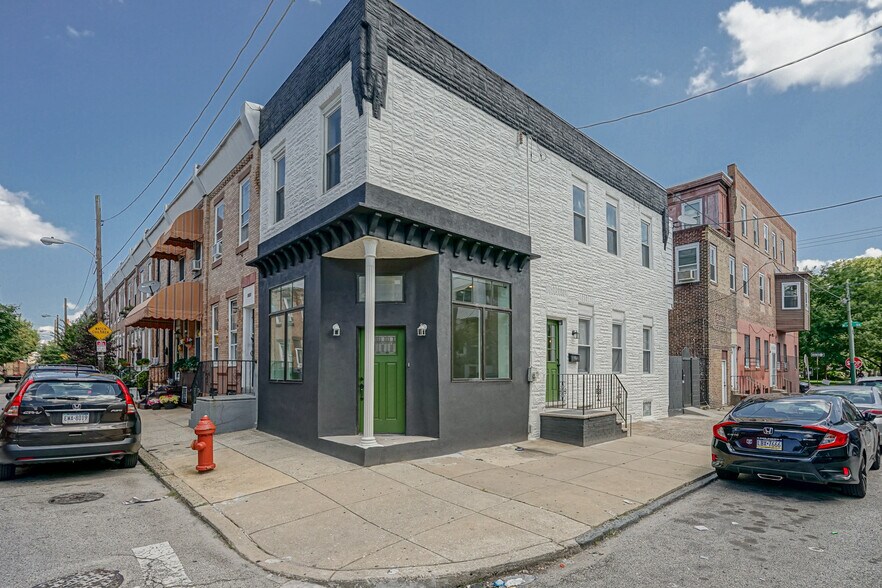 Building Photo - 1653 S Lawrence St