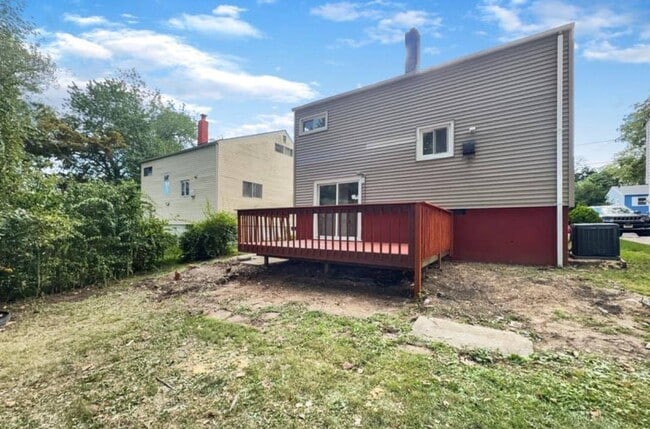 Building Photo - 263 Everett Rd