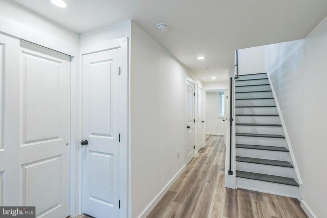 Building Photo - 1526 W Seybert St