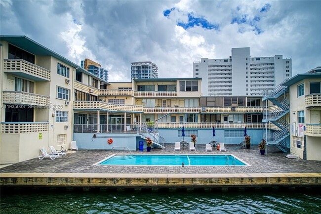 Building Photo - 6484 Indian Creek Dr