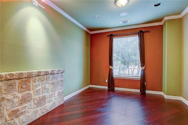 Building Photo - 2409 Santa Clara Ln