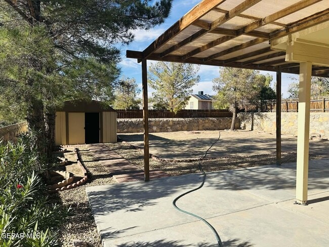 Building Photo - 1449 Sara Danielle Pl