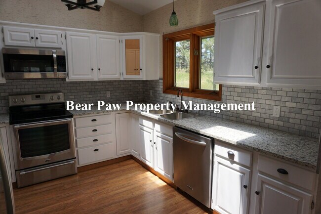 Building Photo - Ranch Style Mountain Home in Evergreen!!!