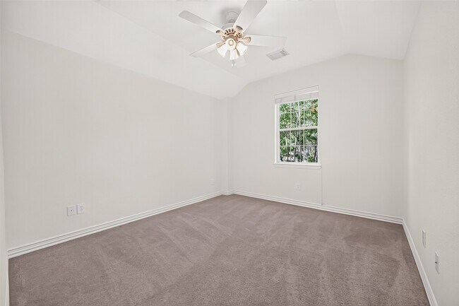 Building Photo - 18 Petal Park Pl