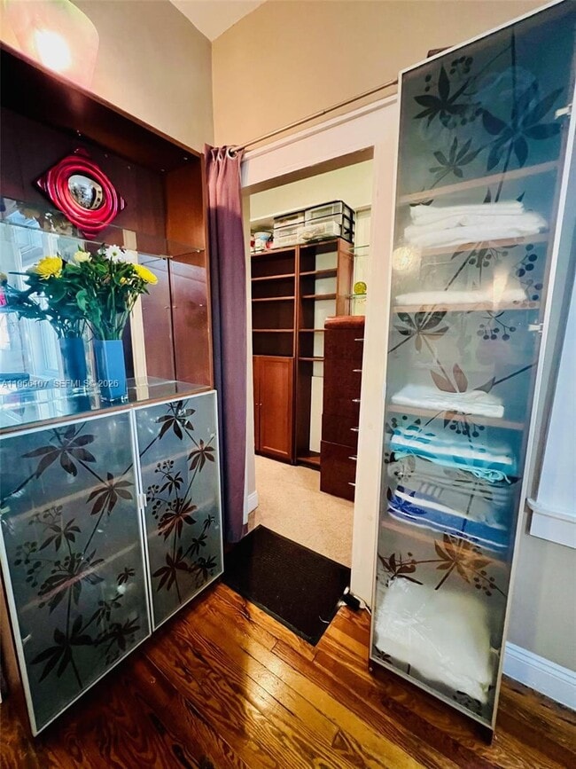 Building Photo - 536 14th St