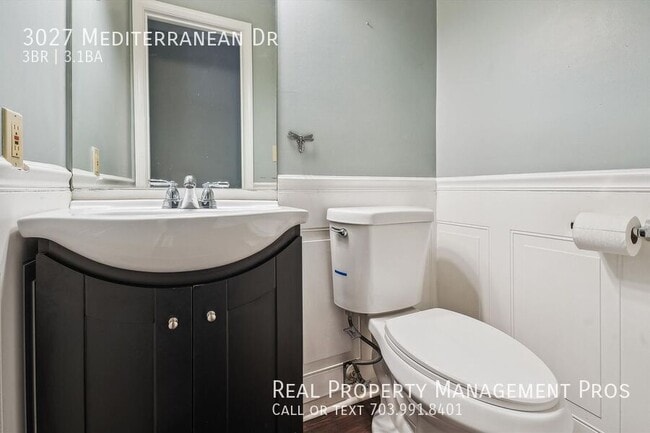 Building Photo - 3027 Mediterranean Dr