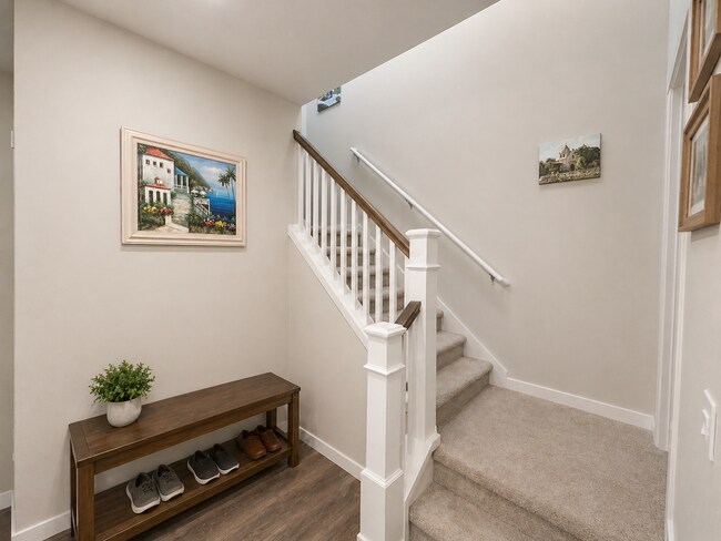 Building Photo - Extravagant Living on the Peaceful Peninsula