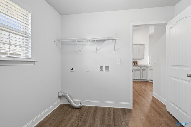 Building Photo - 187 Abercorn Dr