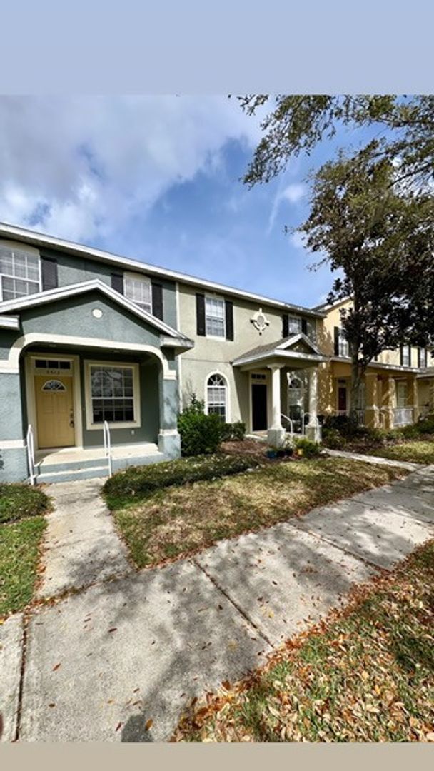 Building Photo - 3/2 with loft Windermere Town home in Summerport! 2 car garage! June 10, 2026!