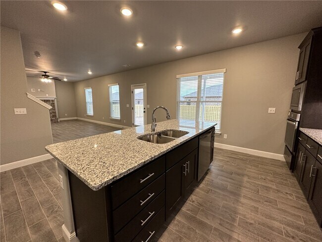 Building Photo - 2040 Tallgrass Ter