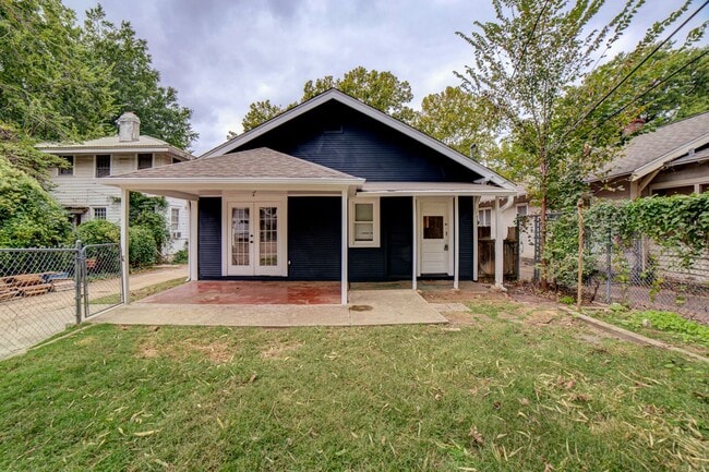 Building Photo - 2 Bed | 1.5 Bath in Midtown close to Utica Square & Cherry St!