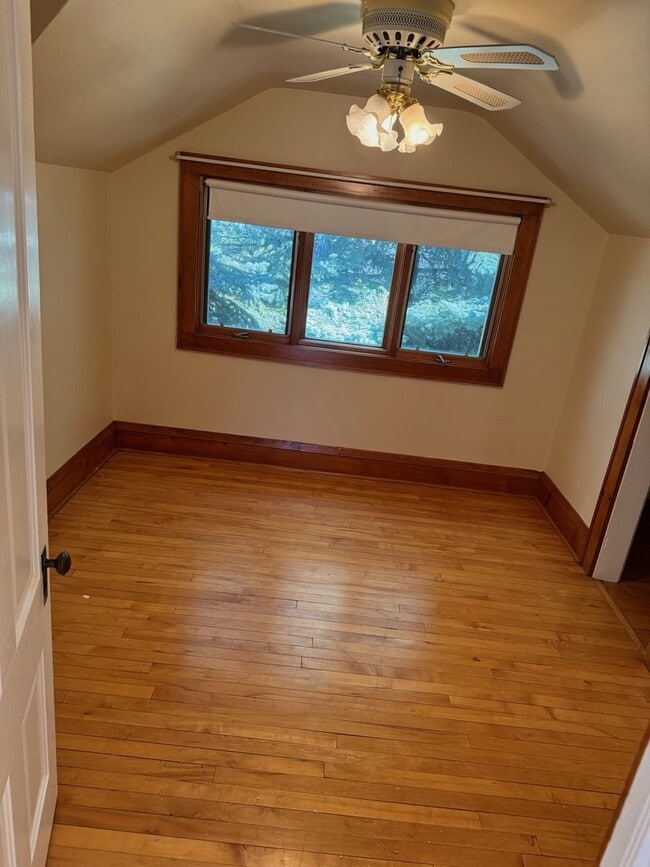 Building Photo - Wayzata Home walking distance to Lake.