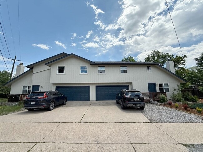 Building Photo - Bright 4BR Home Near CU Boulder + HOP Line