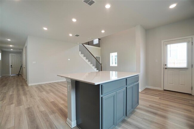 Building Photo - 2513 Danbury Ln
