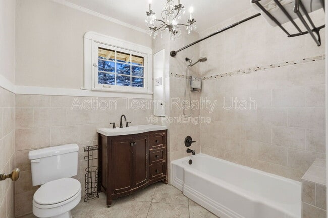 Building Photo - 14 W Jefferson St