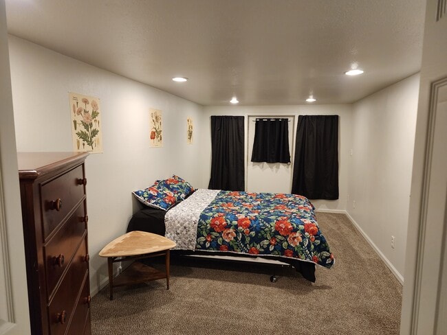 Building Photo - 920 Laurel St