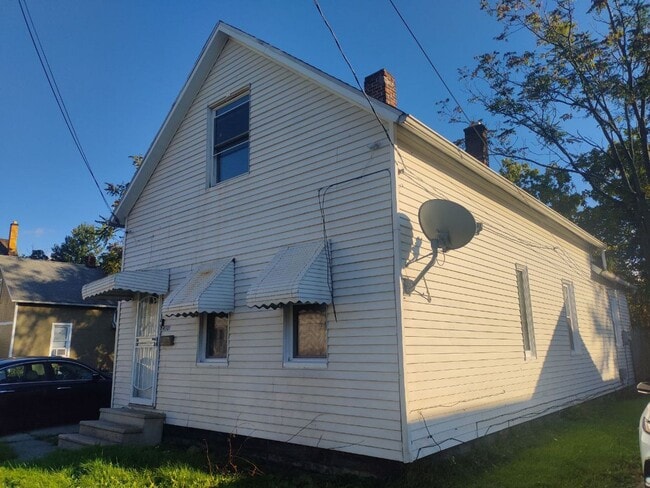 Building Photo - 4501 Hyde Ave
