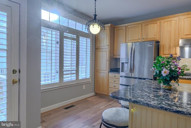 Building Photo - 4912 Waple Ln