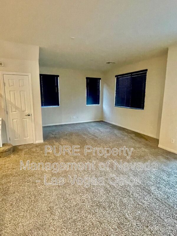 Building Photo - 117 Castle Course Ave