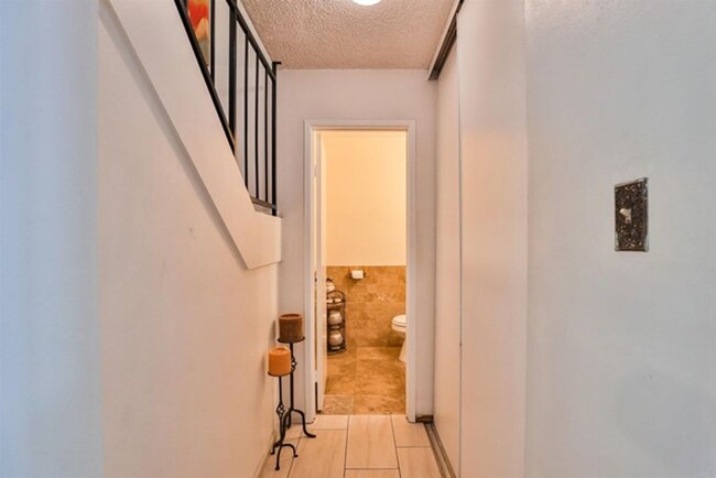 Building Photo - Lovely 3 Bedroom Townhome in Chula Vista!