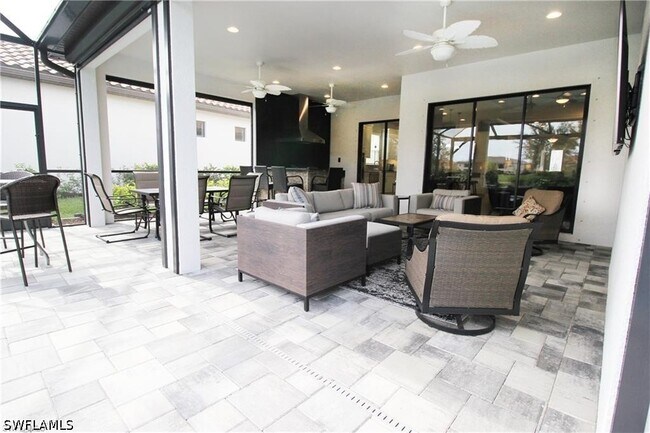 Building Photo - 9456 Montelanico Loop
