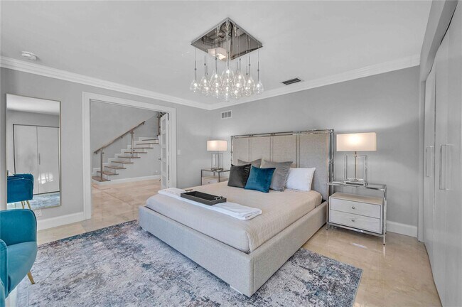 Building Photo - 2323 Delmar Pl