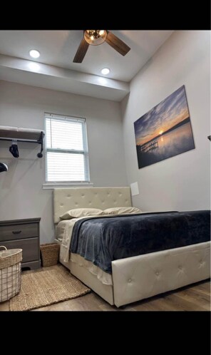 Building Photo - 1211 St Stephens Church Rd