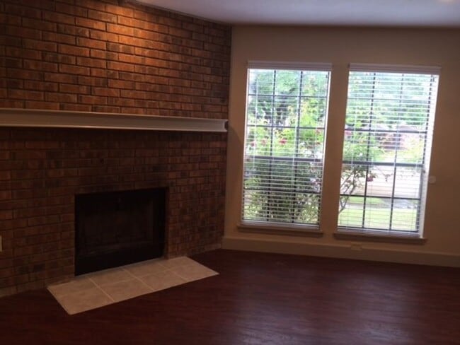 Building Photo - Frisco - 3/2 half duplex, 2-story, 2-car g...