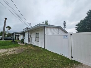 Building Photo - 2955 Sun Pointe Ct